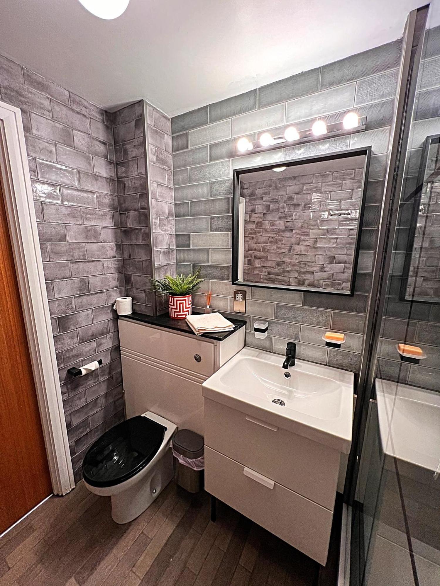 Latitude Chinatown Central Apartment Бірмінгем Екстер'єр фото
